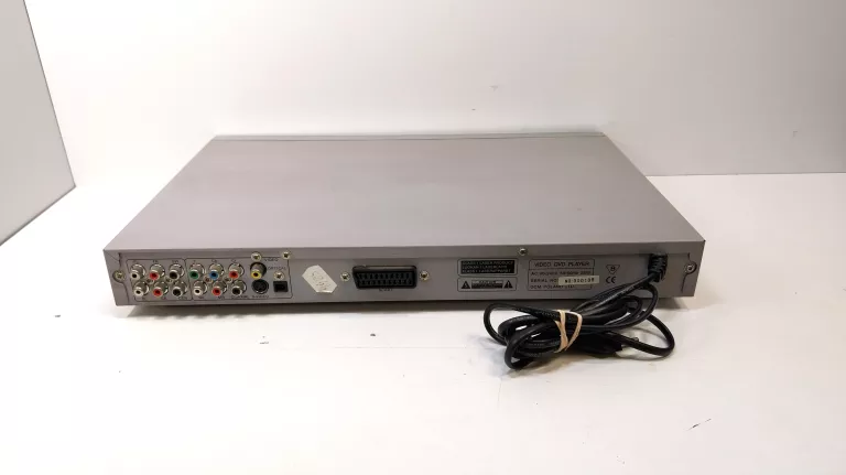 ODTWARZACZ DVD BENTLEY DC-950