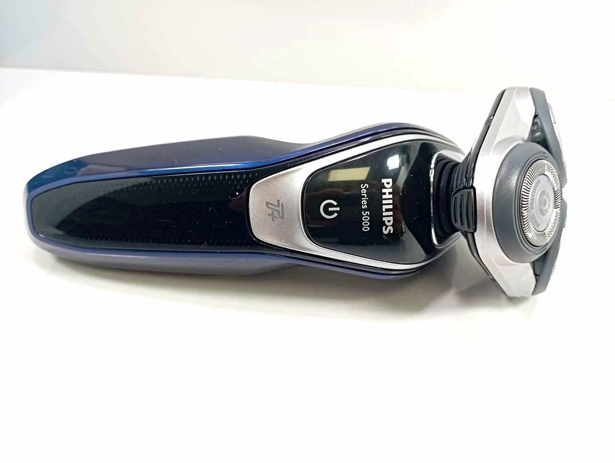 golarka-akumulatorowa-philips-s557206-uzytkowanie-na-mokro-i-sucho