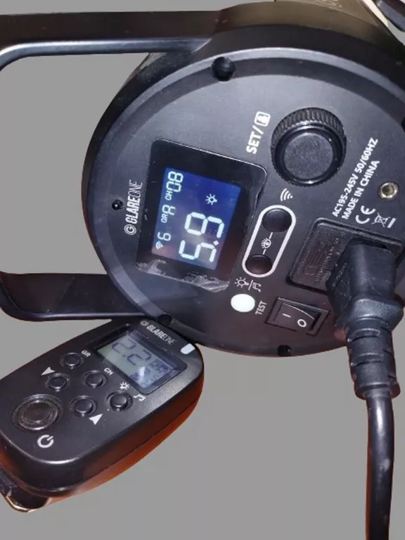 STUDYJNA LAMPA BŁYSKOWA GLAREONE VEGA 400