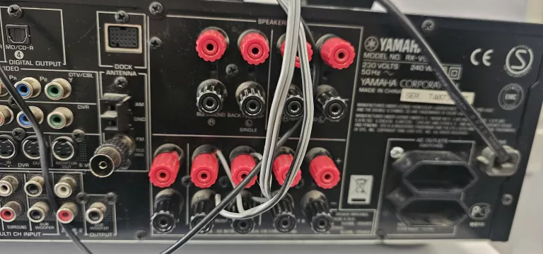 WZMACNIACZ AMPLITUNER YAMAHA RX -V563