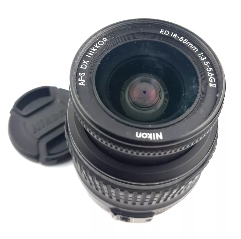APARAT NIKON D40 Z OBIEKTYWEM (OBIEKTYW USZKODZONY) KOMPLET