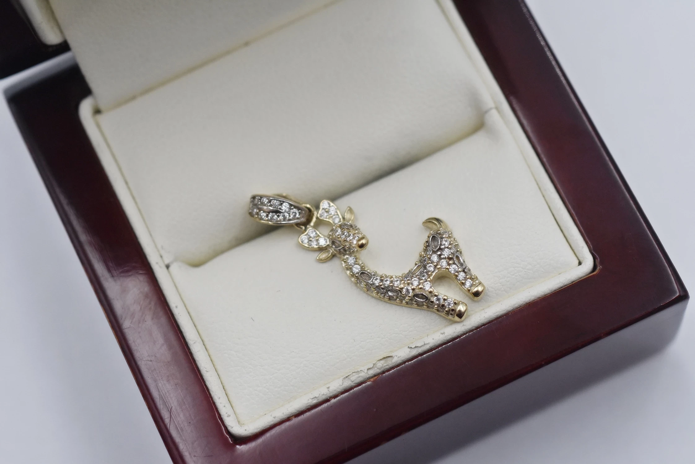 piekna-zlota-zawieszka-333-198g-reniferek-stan-11323-2