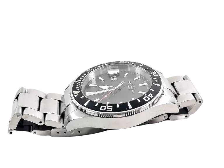 ZEGAREK MĘSKI JAGUAR EXECUTIVE DIVER J860/D NA BRANSOLECIE SREBRNY
