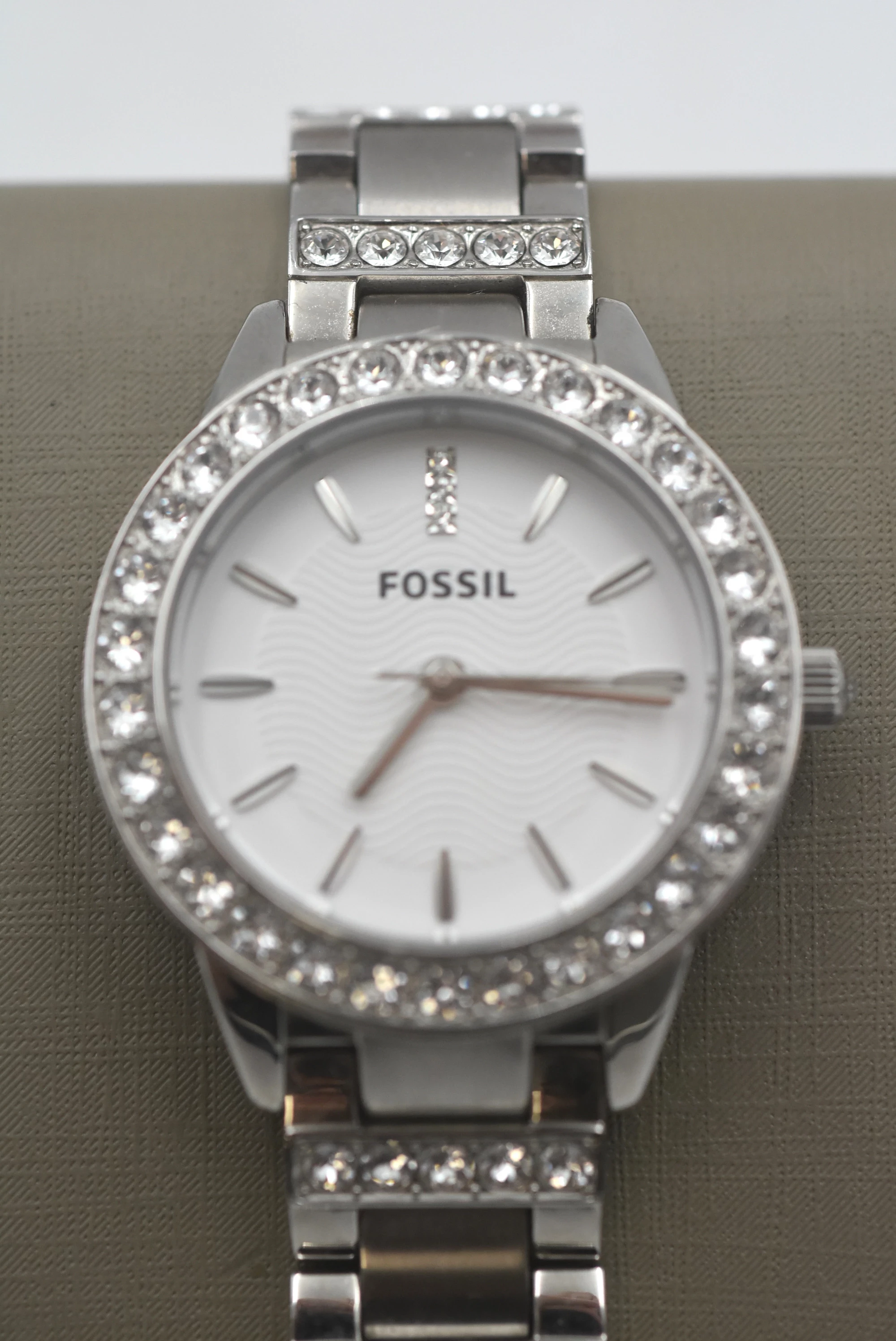 zegarek-damski-fossil-es2362-ksztalt-koperty-okragla