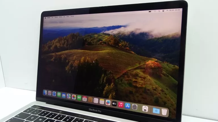 LAPTOP APPLE MACBOOK PRO 13 A2159 I5 8/128 GB ZESTAW