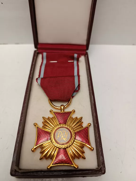 zloty-krzyz-zaslugi-prl-osiedle-teatralne-3u15-krakow