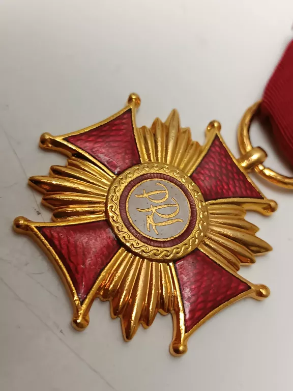 zloty-krzyz-zaslugi-prl-osiedle-teatralne-3u15-krakow