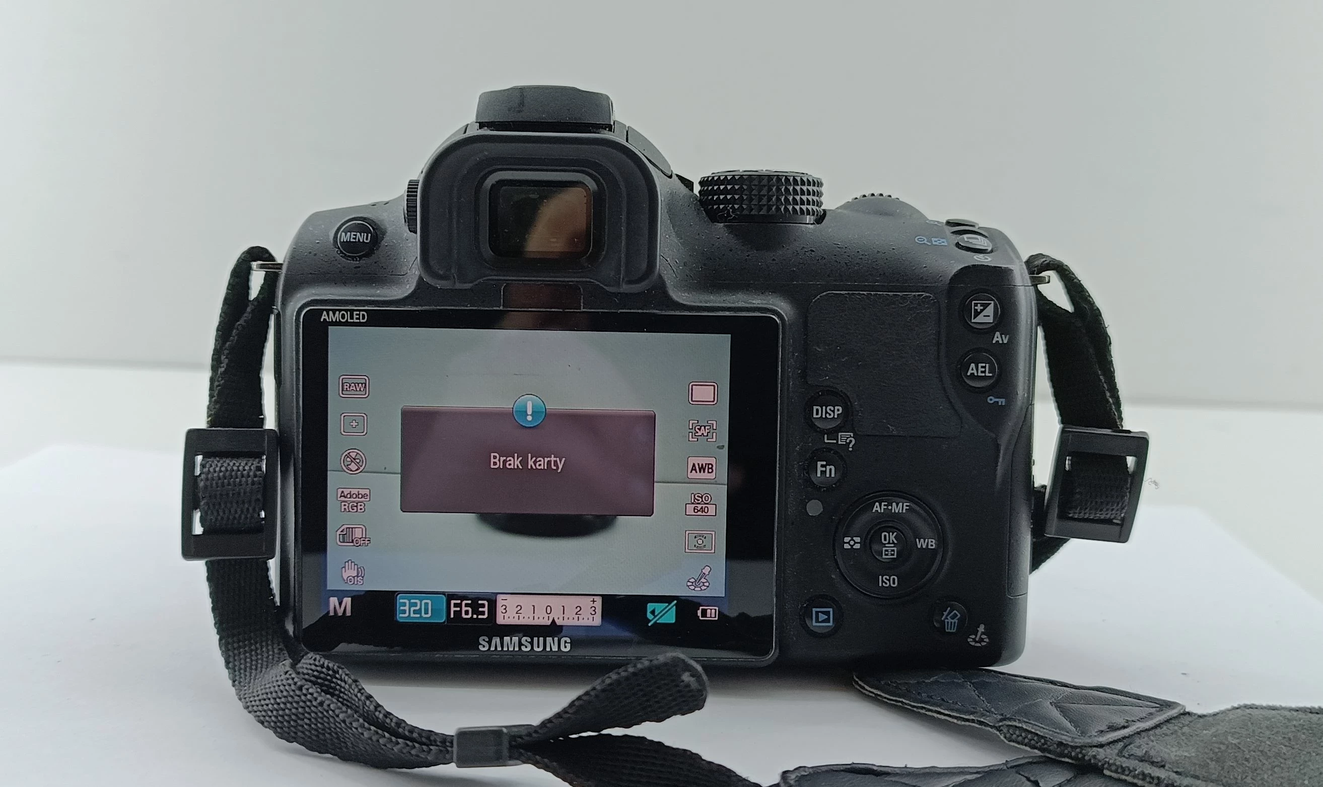 aparat-samsung-nx-11-obiektyw-18-55-ois-kod-producenta-ev-nx11zzbabgb