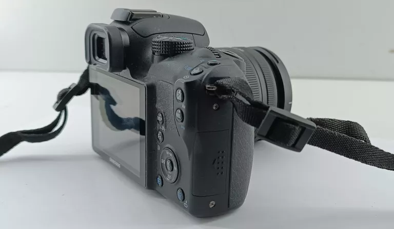 aparat-samsung-nx-11-obiektyw-18-55-ois-model-nx-11