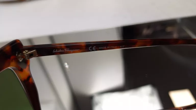 OKULARY PRZECIWSŁONECZNE DAMSKIE SALVATORE FERRAGAMO SF886S-207-48