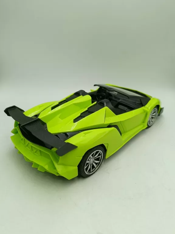 SAMOCHÓD ZDALNIE STEROWANY LAMBORGHINI + ETUI OPIS