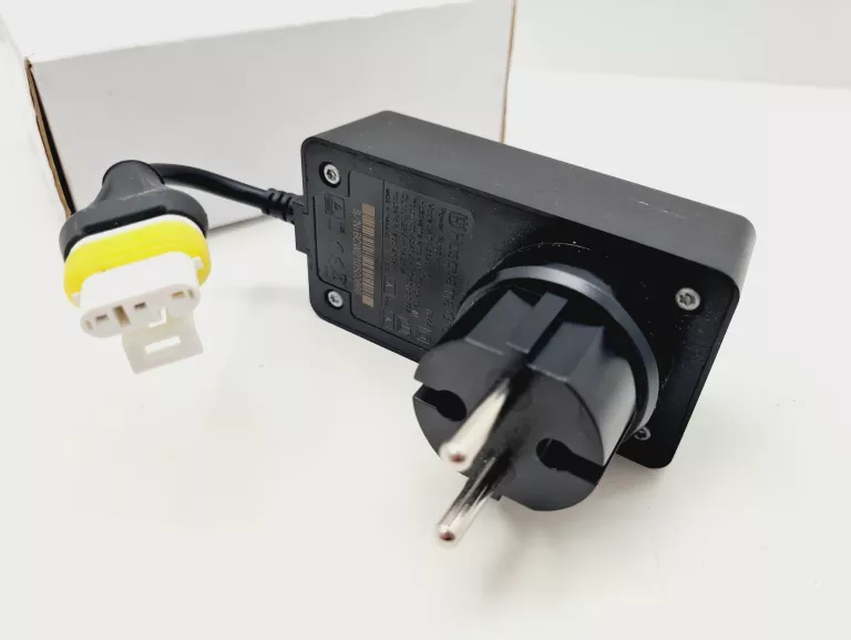 ZASILACZ HUSQVARNA GARDENA 28V 1A ADP-28AW
