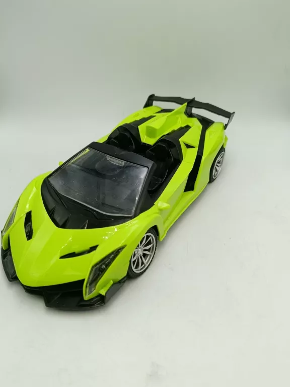 SAMOCHÓD ZDALNIE STEROWANY LAMBORGHINI + ETUI OPIS