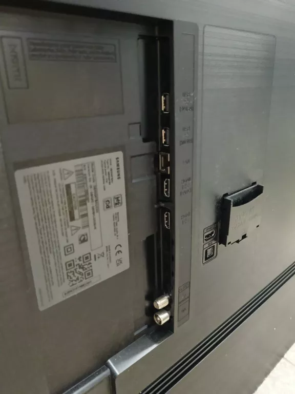 TELEWIZOR SAMSUNG QLED QE55Q67BAU KOMPLET