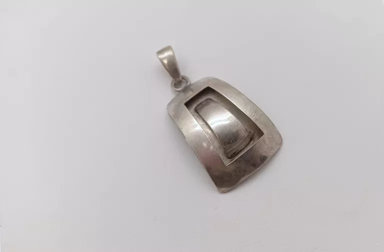 SREBRO - WYRÓB JUBILERSKI UŻYWANY ZAWIESZKA