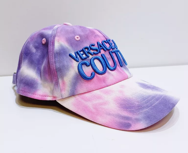 CZAPKA Z DASZKIEM VERSACE JEANS COUTURE 72VAZK20