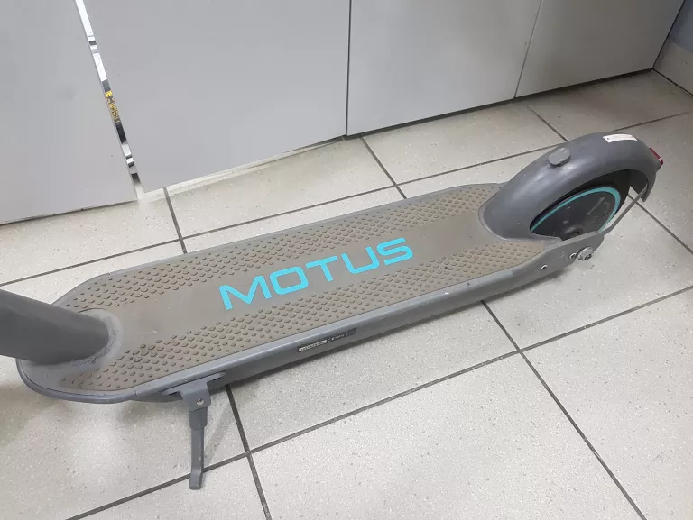 HULAJNOGA ELEKTRYCZNA MOTUS SCOOTY 10