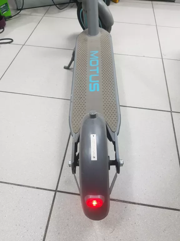 HULAJNOGA ELEKTRYCZNA MOTUS SCOOTY 10