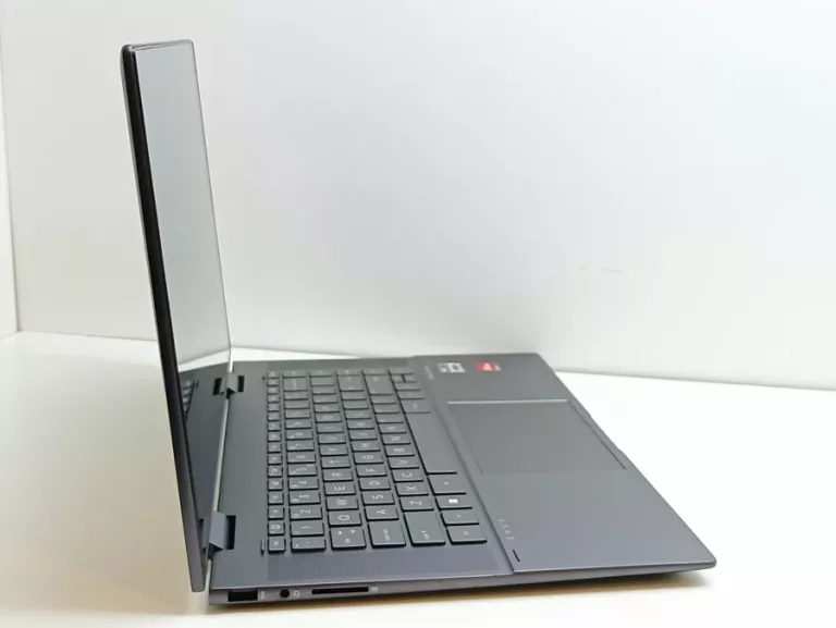 LAPTOP LAPTOP HP ENVY X360 15,6" AMD RYZEN 7 16 GB / 512 GB CZARNY