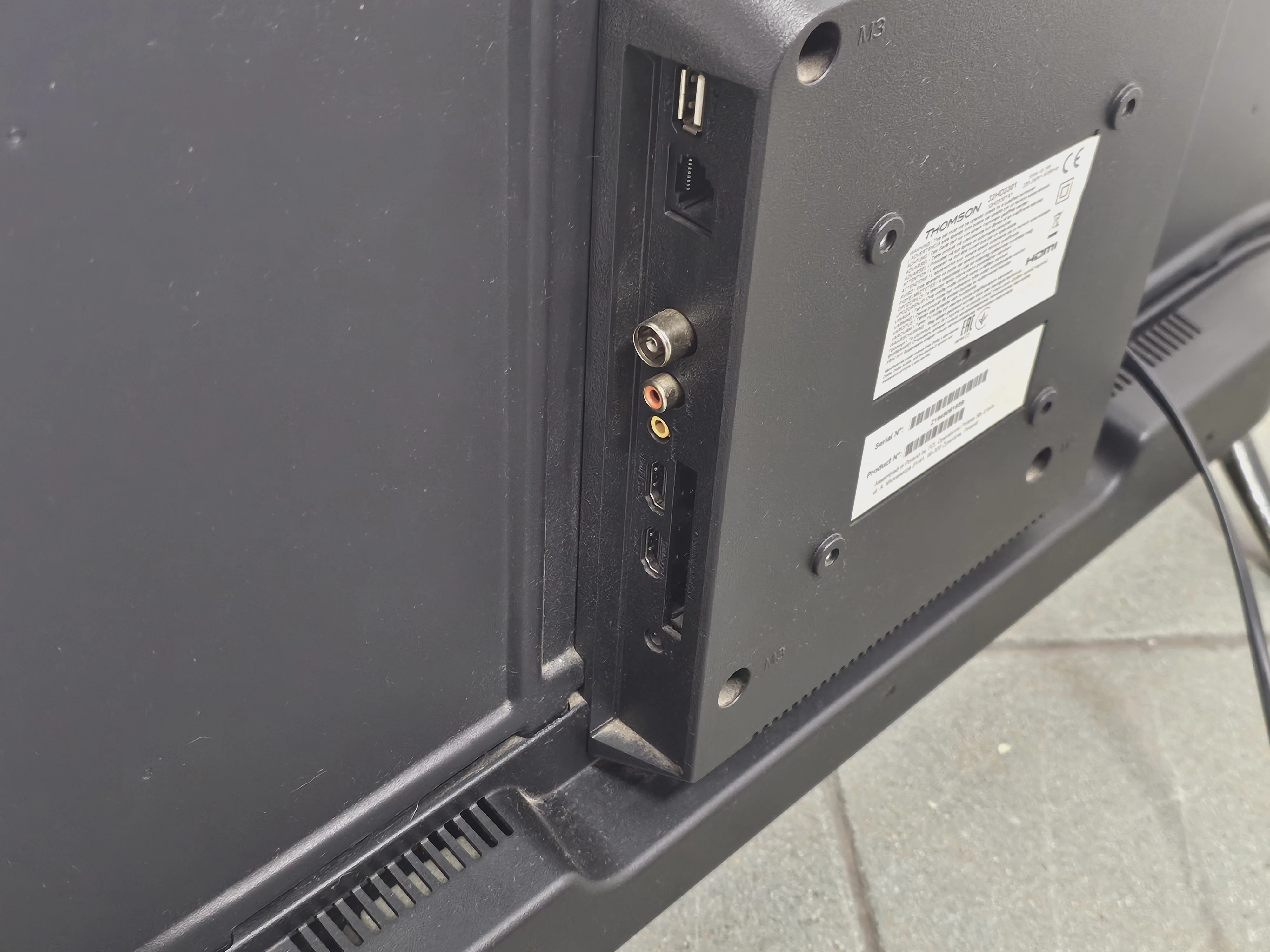 telewizor-thomson-32hd3301-led-32-pilot-bez-klapki-format-hd-hd-ready