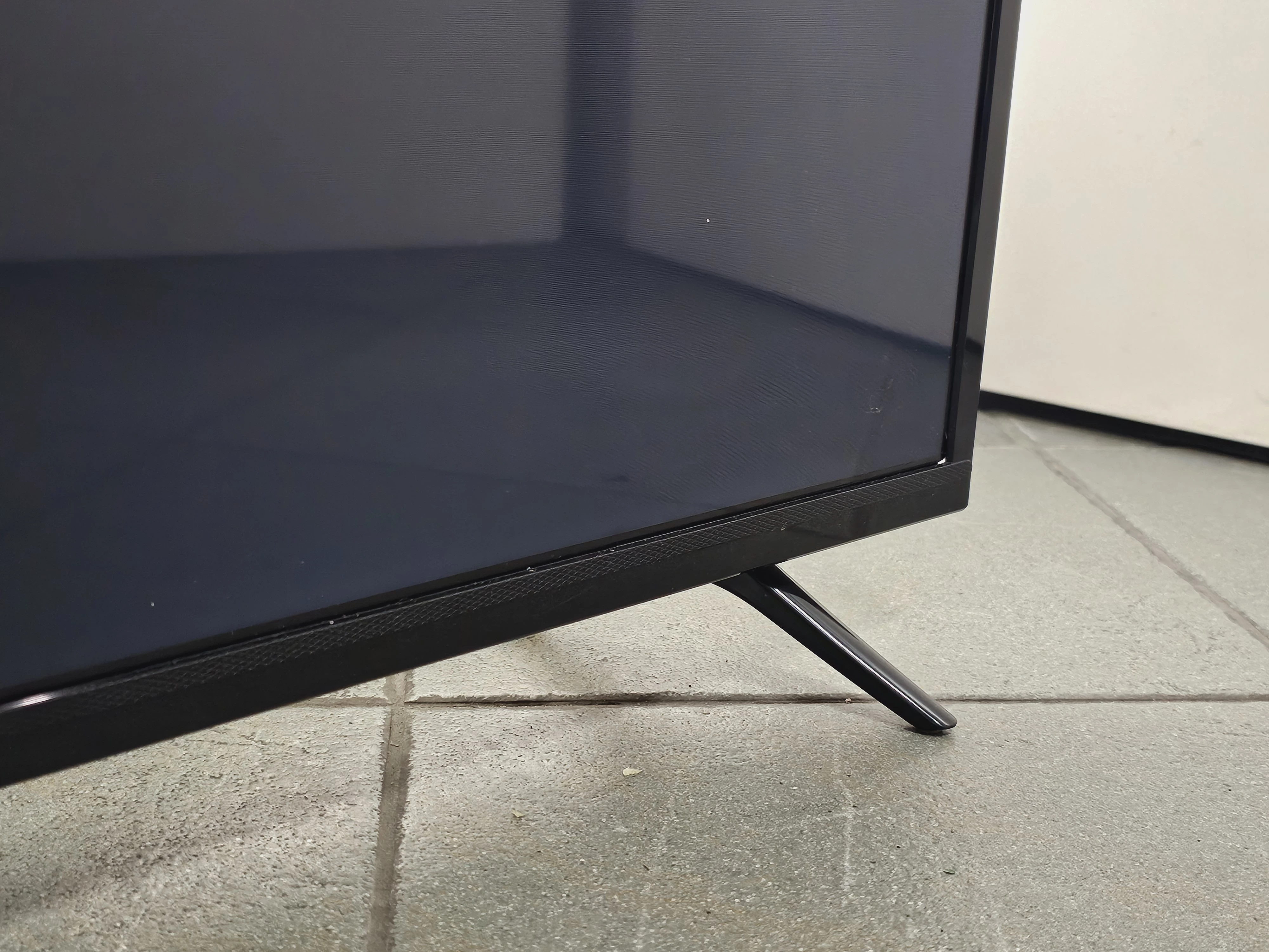 telewizor-thomson-32hd3301-led-32-pilot-bez-klapki-typ-telewizora-led