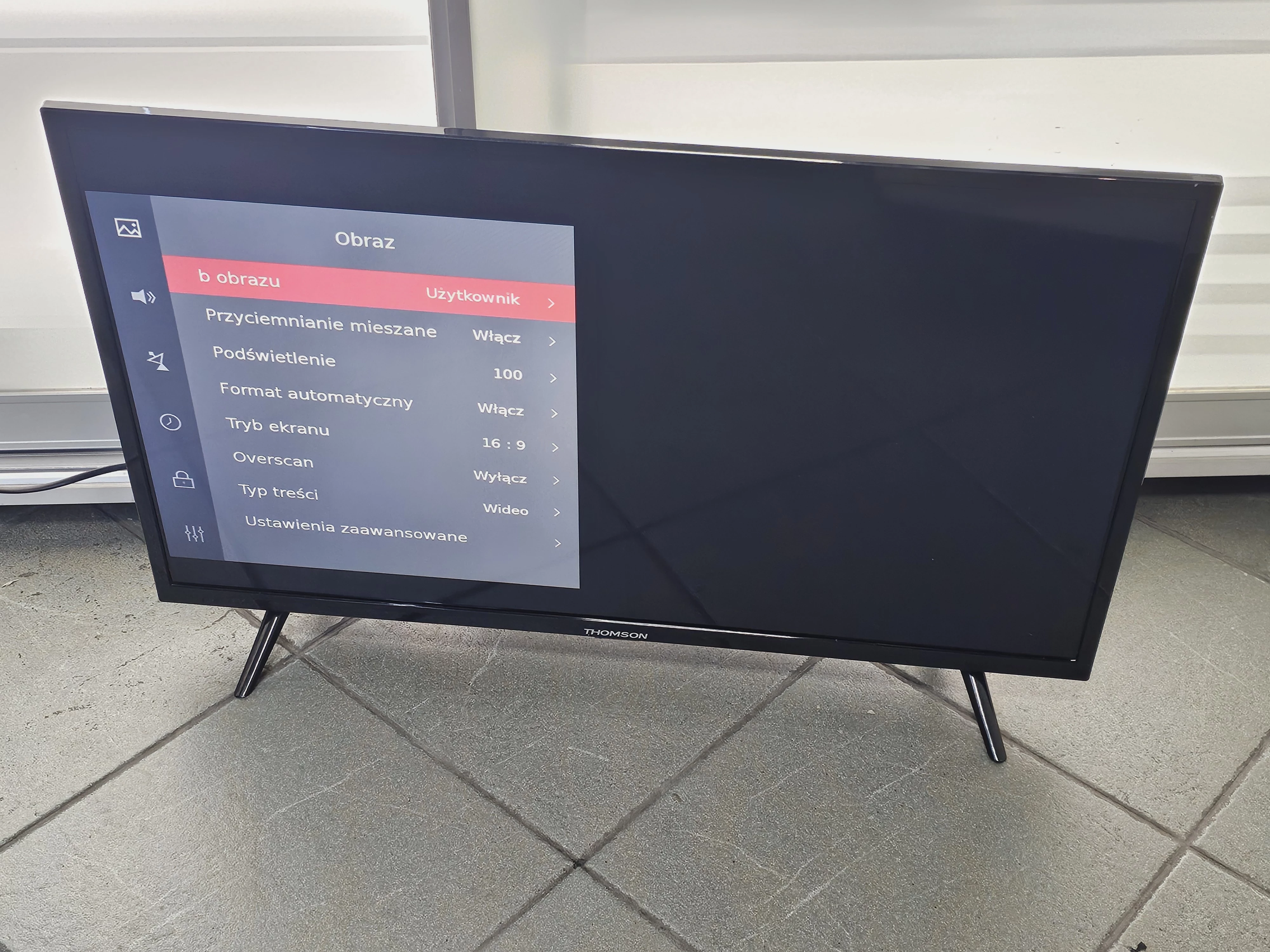 telewizor-thomson-32hd3301-led-32-pilot-bez-klapki-marka-thomson