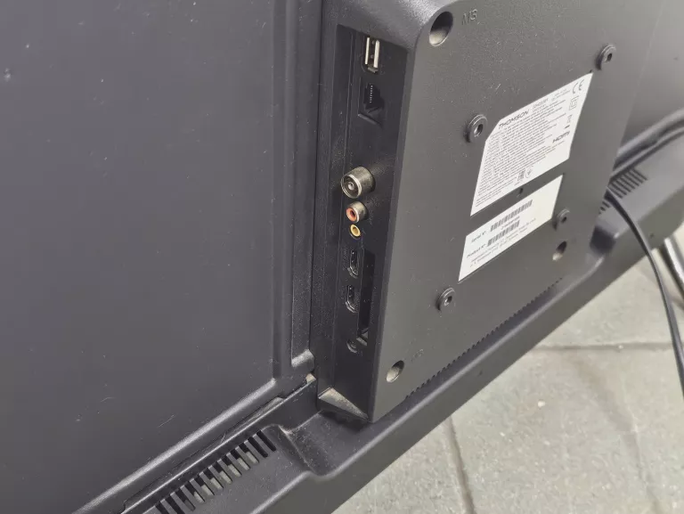 telewizor-thomson-32hd3301-led-32-pilot-bez-klapki-format-hd-hd-ready