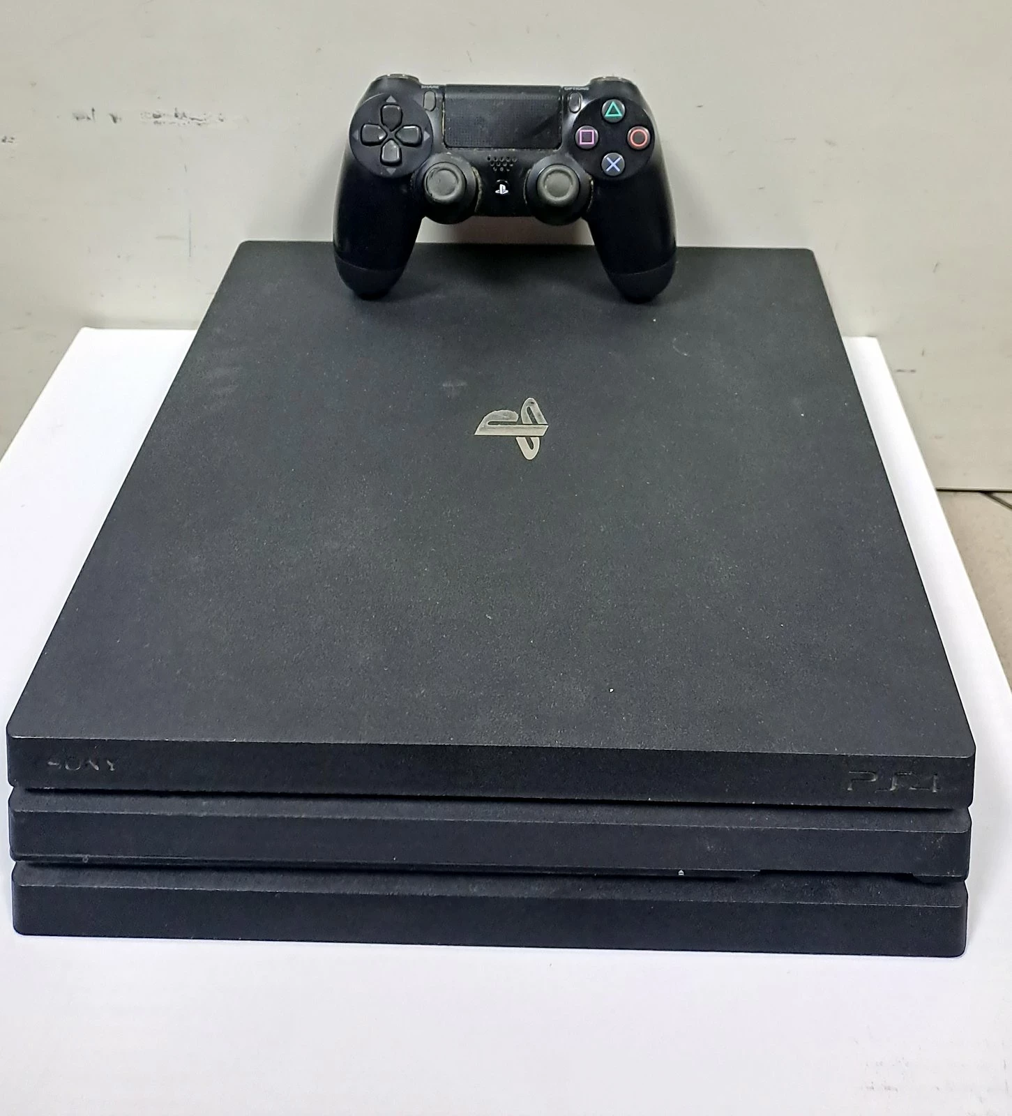 konsola-ps4-pro-1tbpad-okazja-stan-uzywany