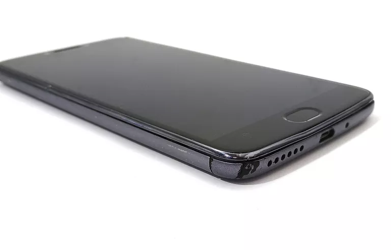 TELEFON MOTOROLA MOTO E4 PLUS OPIS