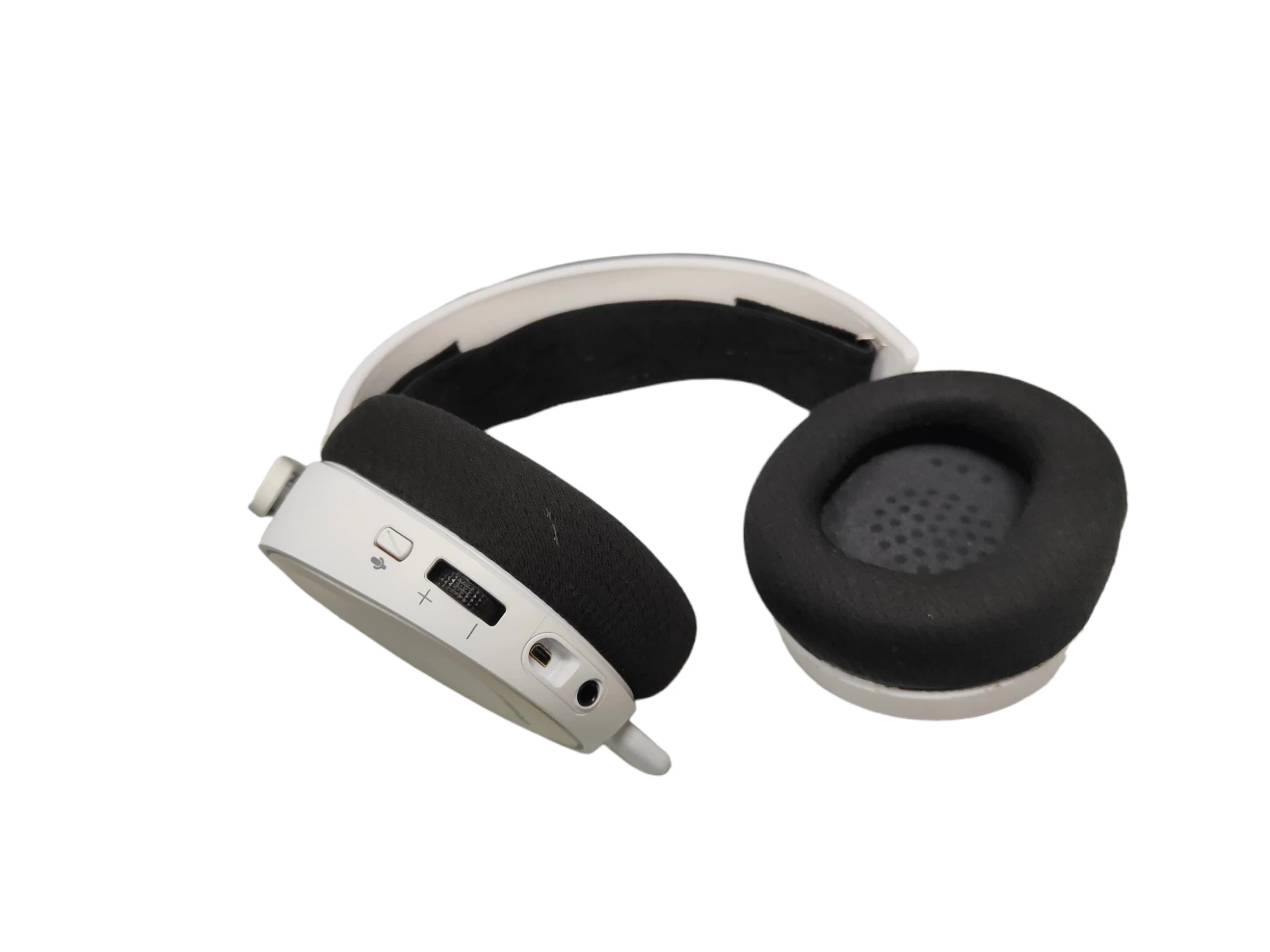 sluchawki-steelseries-arctis-3-kolor-dominujacy-czarny