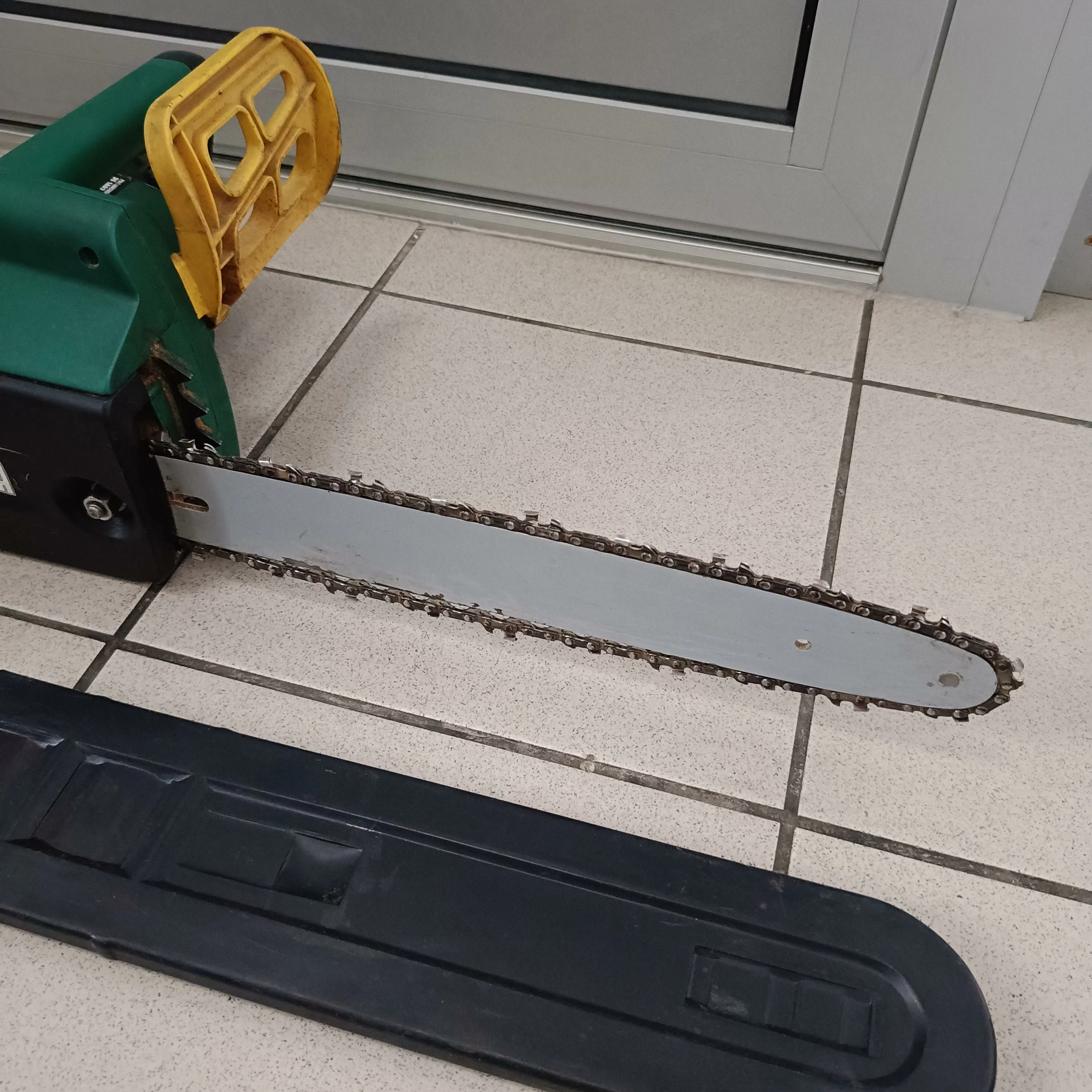 pila-lancuchowa-flora-marka-flora