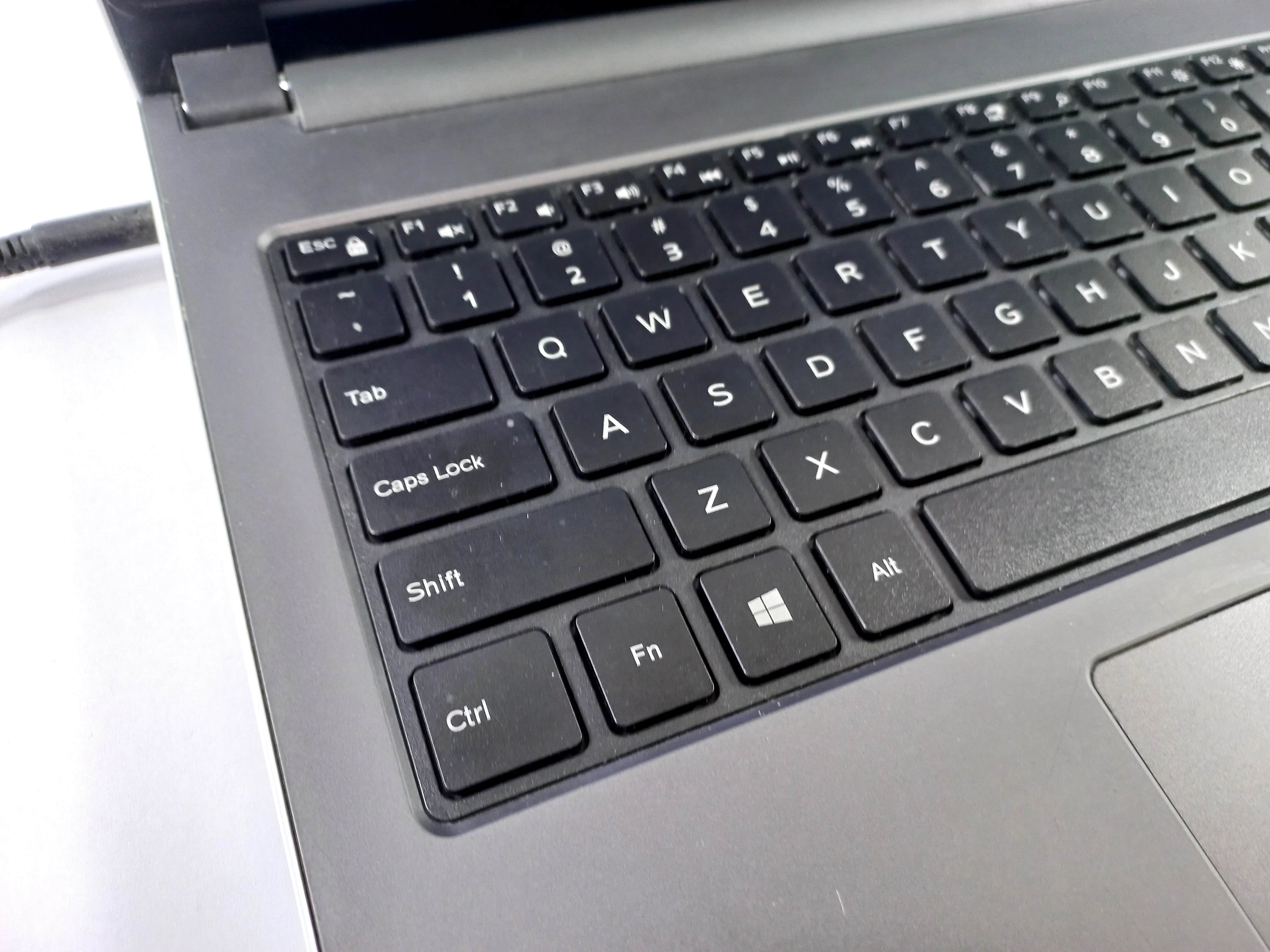 laptop-dell-vosto-intel-core-i5-6200u8gb512gb-ttyfja00-liczba-rdzeni-procesora-2