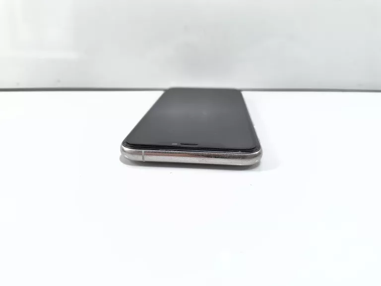 SMARTFON APPLE IPHONE 11 PRO 4 GB / 256 GB 4G (LTE) BIAŁY K.BAT 80%