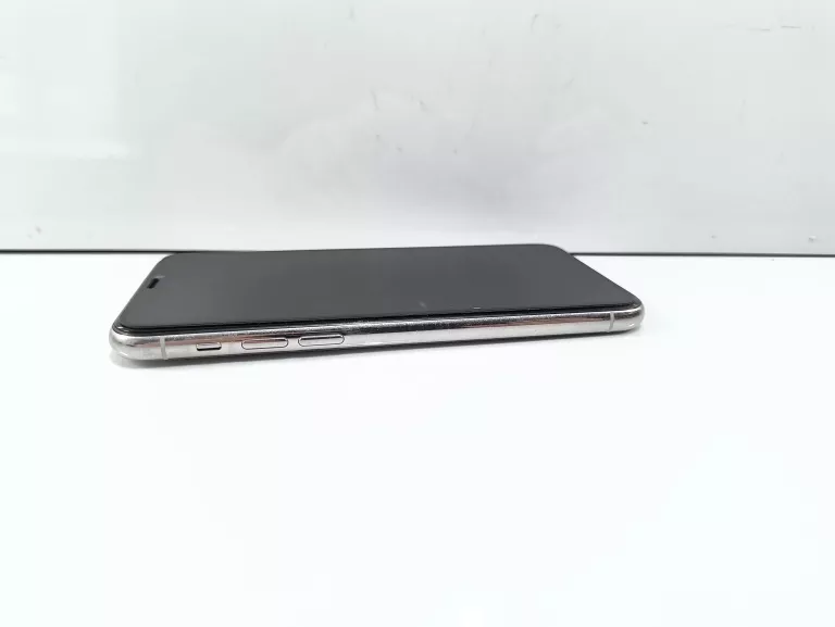 SMARTFON APPLE IPHONE 11 PRO 4 GB / 256 GB 4G (LTE) BIAŁY K.BAT 80%