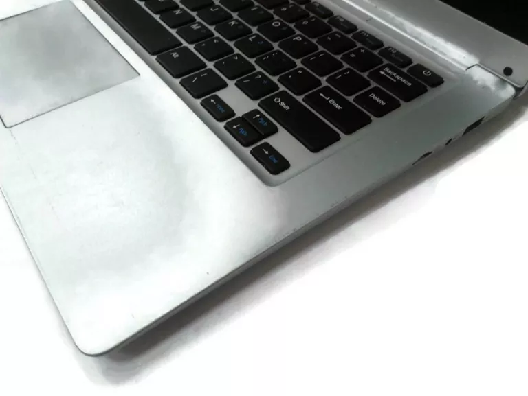 LAPTOP KIANO SLIMNOTE 14.2 (USZK. WEJŚCIE ŁAD.)