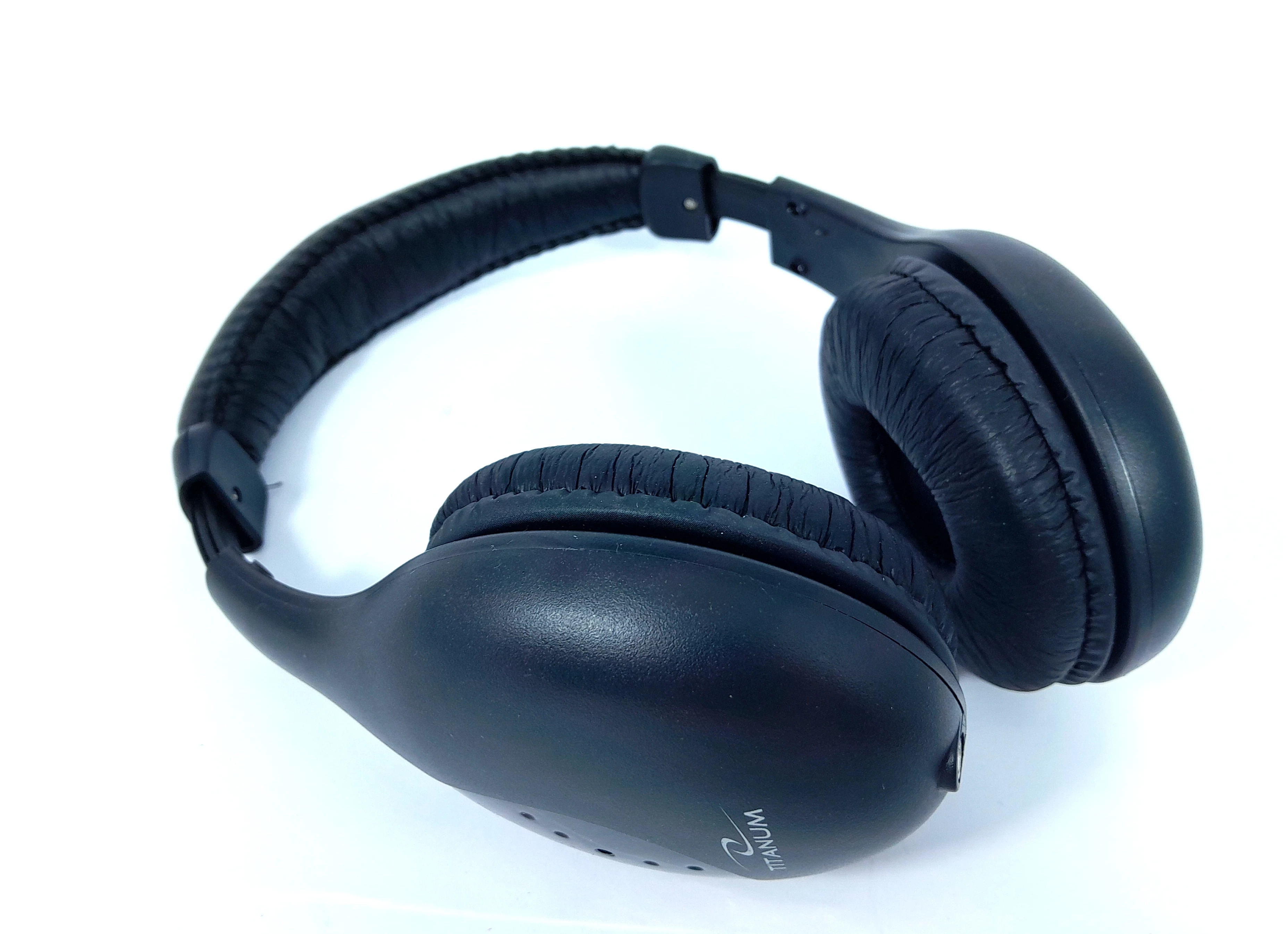 sluchawki-nauszne-bezprzewodowe-esperanza-titanum-liberty-th110-kolor-dominujacy-czarny