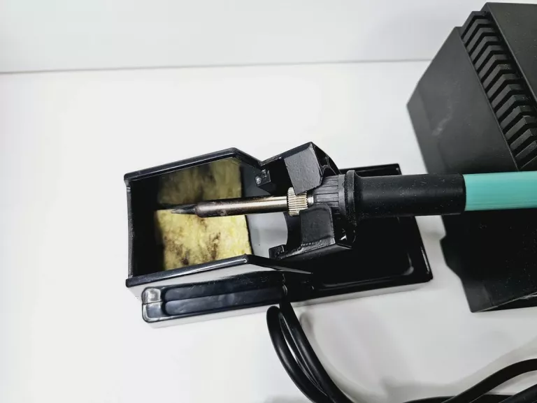 STACJA LUTOWNICZA ZHAOXIN 936A 220V 50HZ