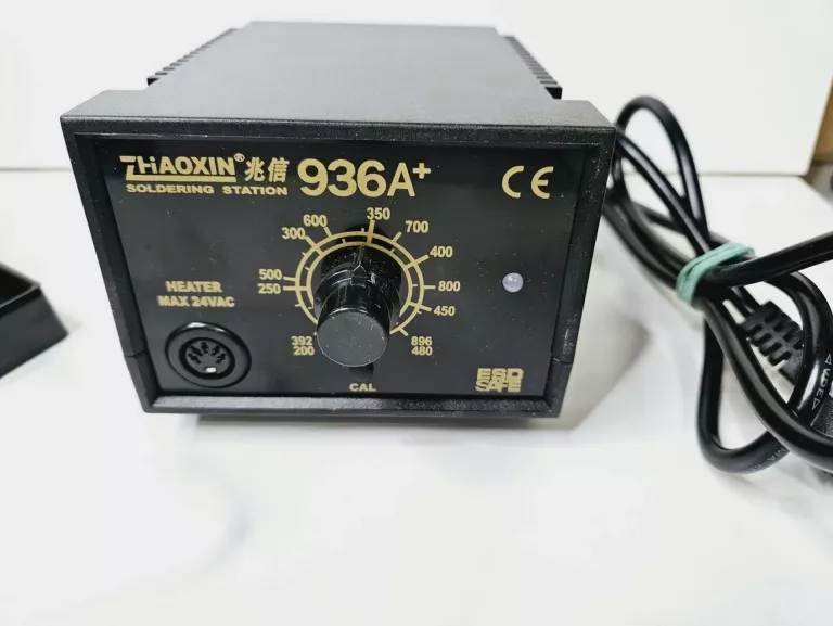 STACJA LUTOWNICZA ZHAOXIN 936A 220V 50HZ