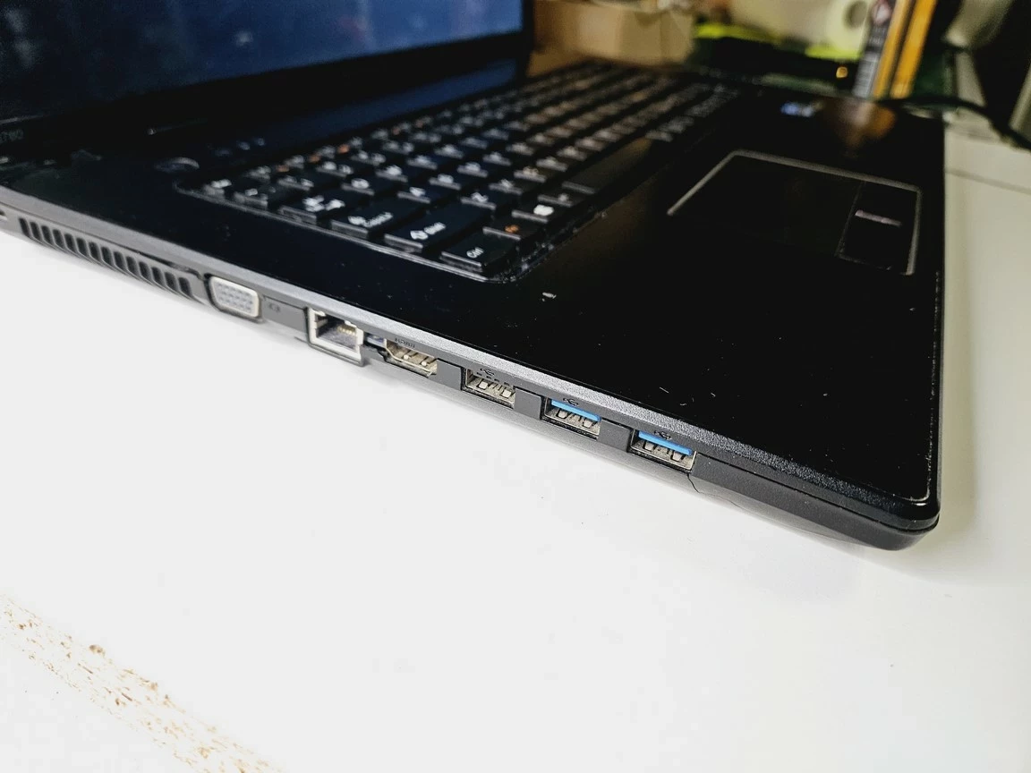 laptop-lenovo-g780-intel-core-i36gb1tb-dziala-tylko-na-zasilaczu-rozdzielczosc-px-1920-x-1080