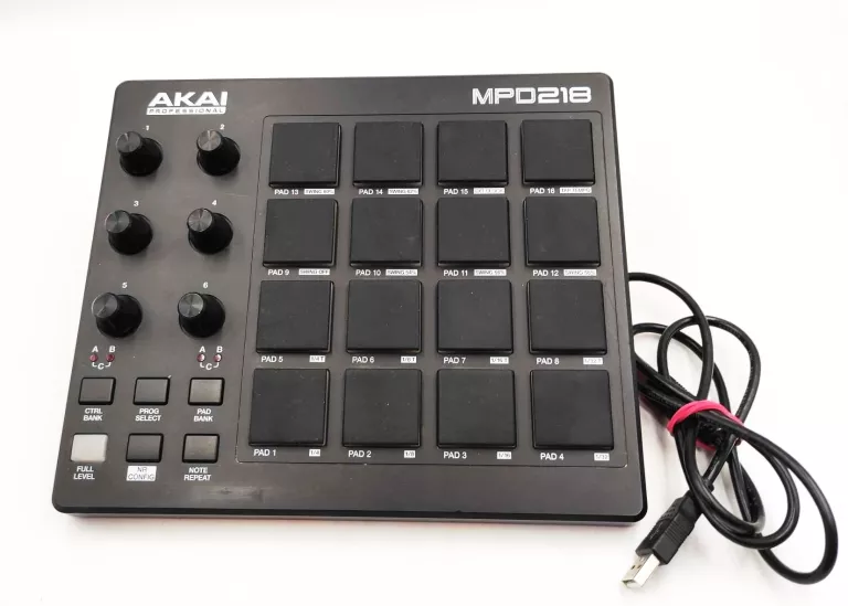 KONTROLER AKAI PROFESSIONAL MPD 218