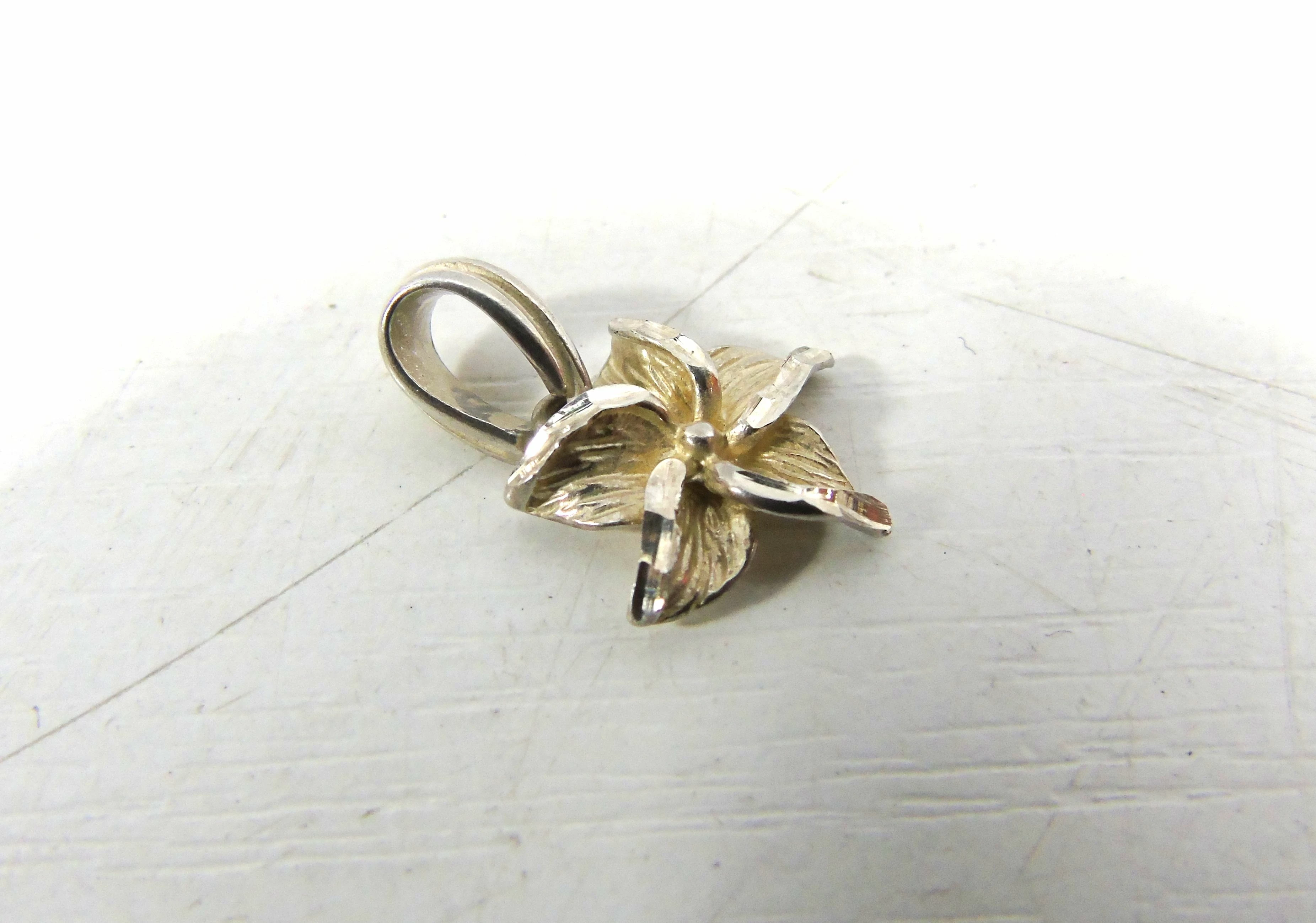 wdechowa-srebrna-zawieszka-pr925-stan-11323-253806