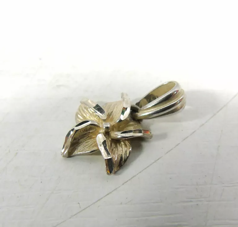 wdechowa-srebrna-zawieszka-pr925-plac-wolnosci-6-zuromin