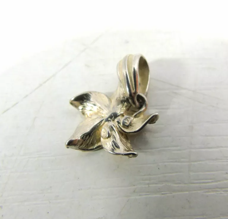 wdechowa-srebrna-zawieszka-pr925-kamienie-221-64