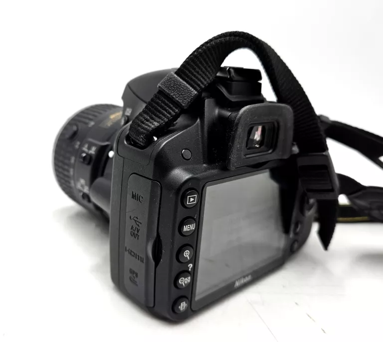 APARAT NIKON D3200 Z OBIEKTYWEM