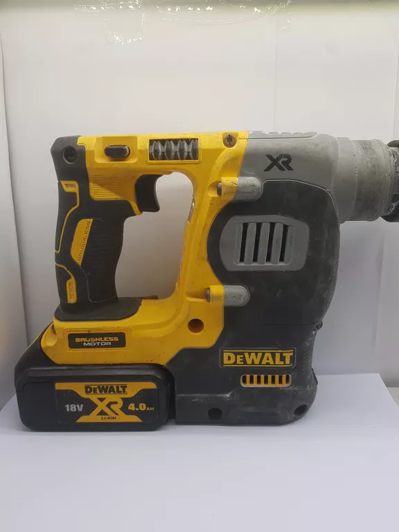 MŁOTOWIERTARKA DEWALT SDS PLUS 400 W AKU+ŁAD