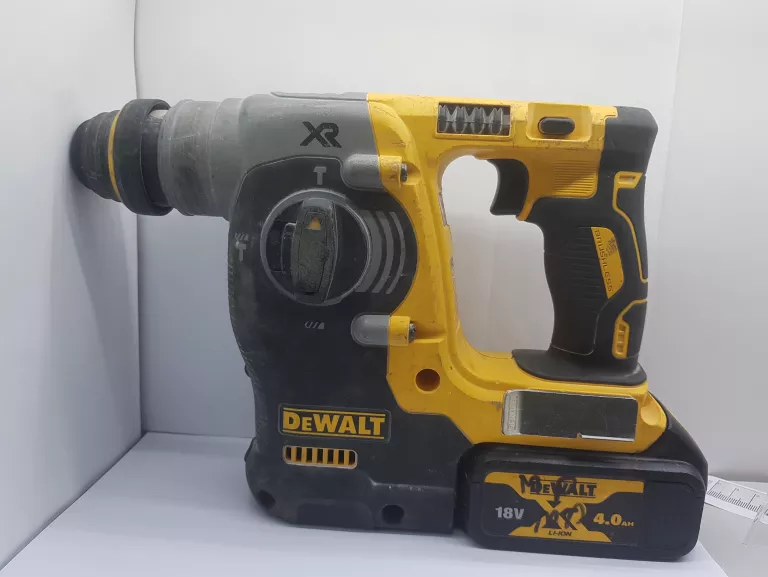 MŁOTOWIERTARKA DEWALT SDS PLUS 400 W AKU+ŁAD