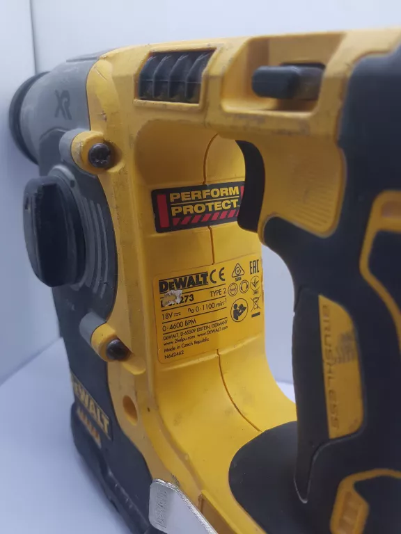 MŁOTOWIERTARKA DEWALT SDS PLUS 400 W AKU+ŁAD