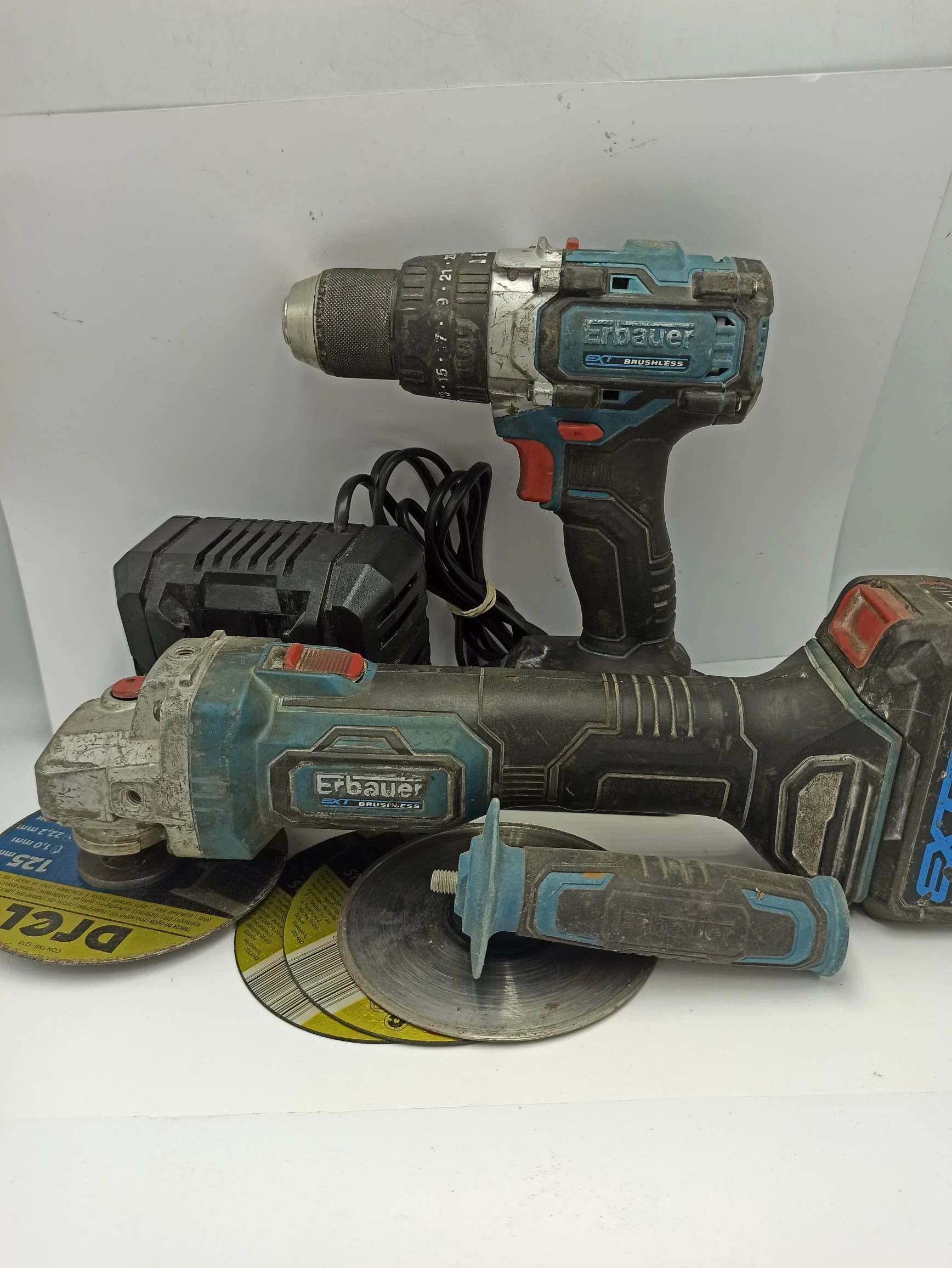 zestaw-narzedzi-erbauer-wkretarkaszlifierka-18v-ean-gtin-5059340111902