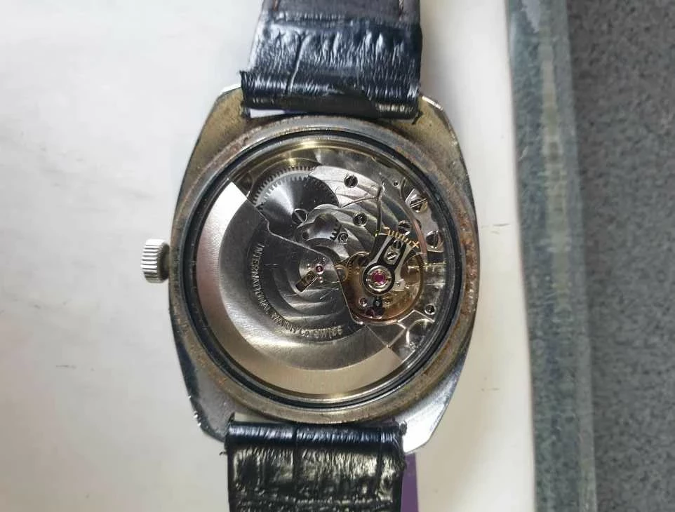 zegarek-iwc-schaffhausen-automatic-caliber-8541b-dekada-lata-70-xx-w