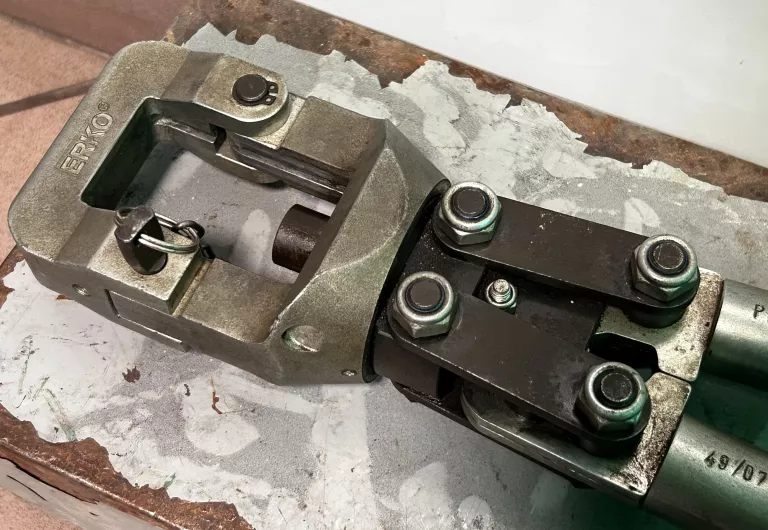 ZACISKARKA RĘCZNA ERKO PR240